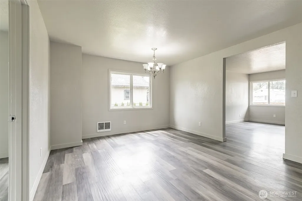 820 N 1st Avenue Kelso WA 98626
