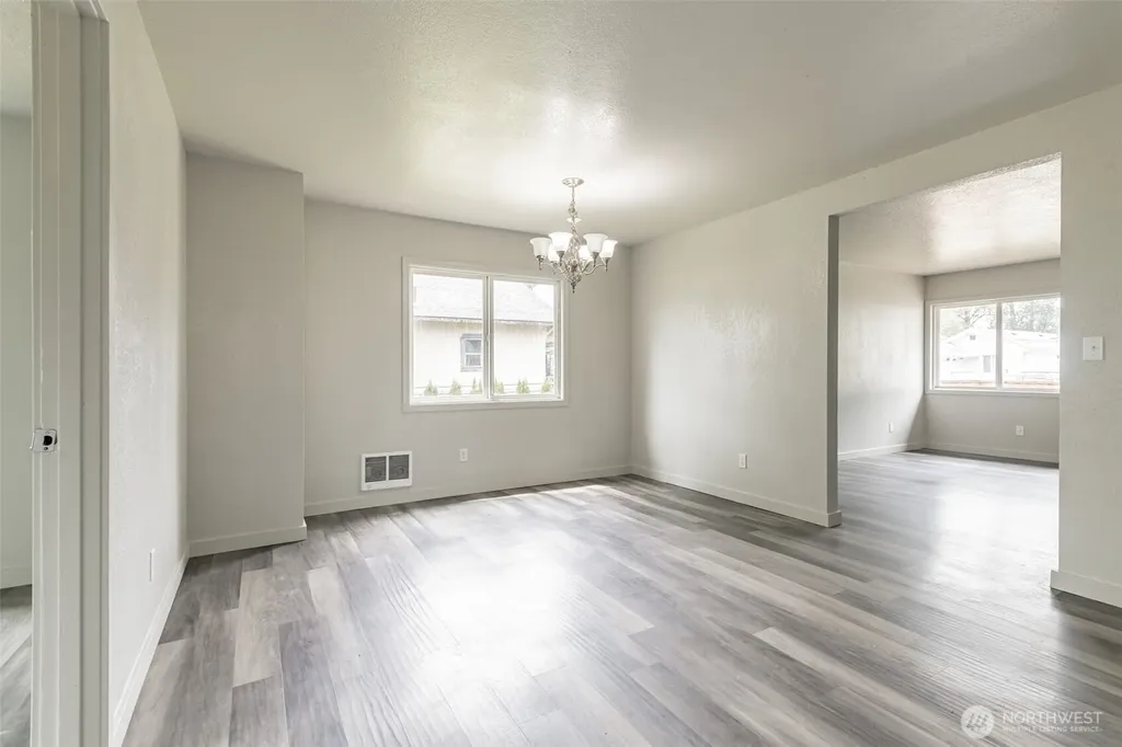 820 N 1st Avenue Kelso WA 98626