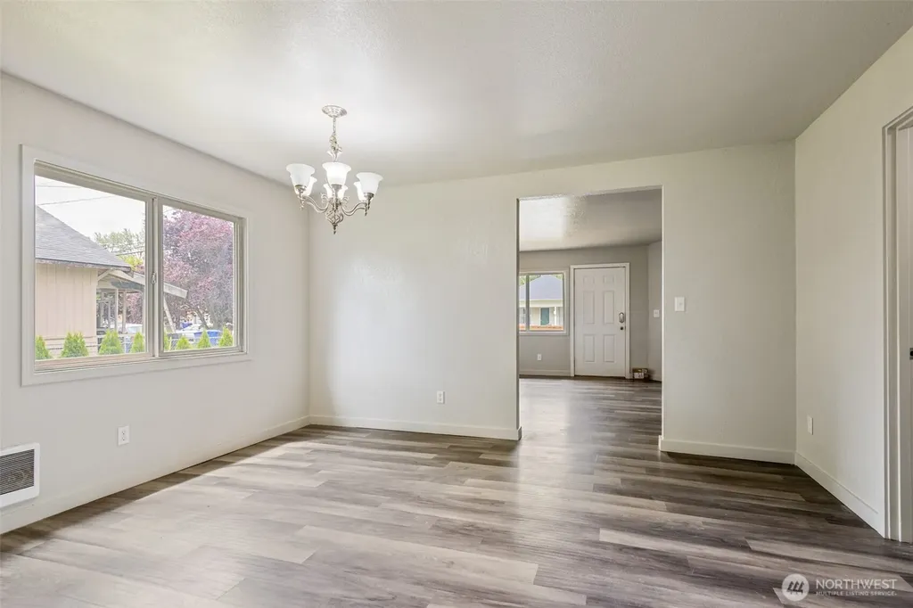 820 N 1st Avenue Kelso WA 98626