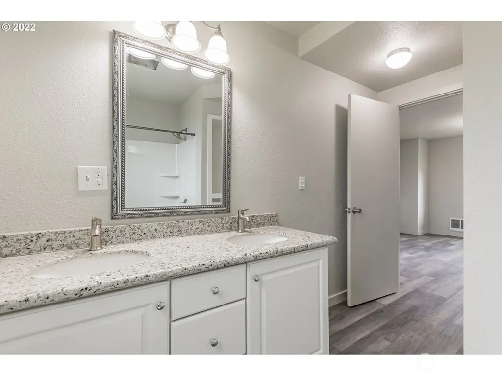 820 N 1st Avenue Kelso WA 98626