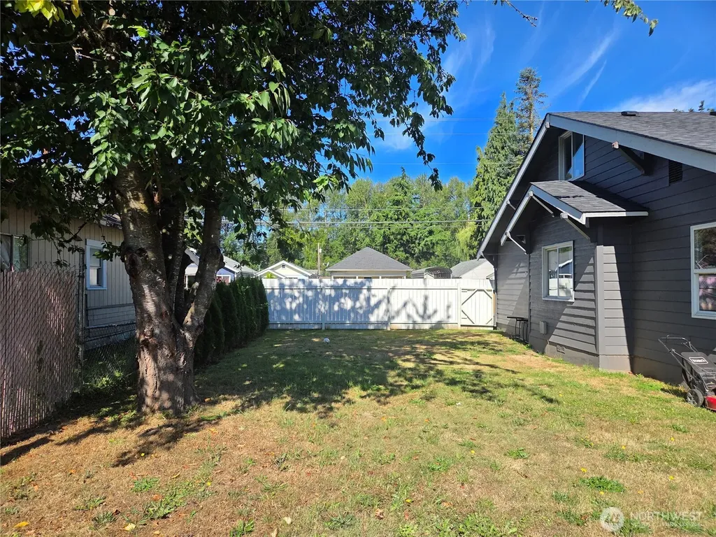 820 N 1st Avenue Kelso WA 98626