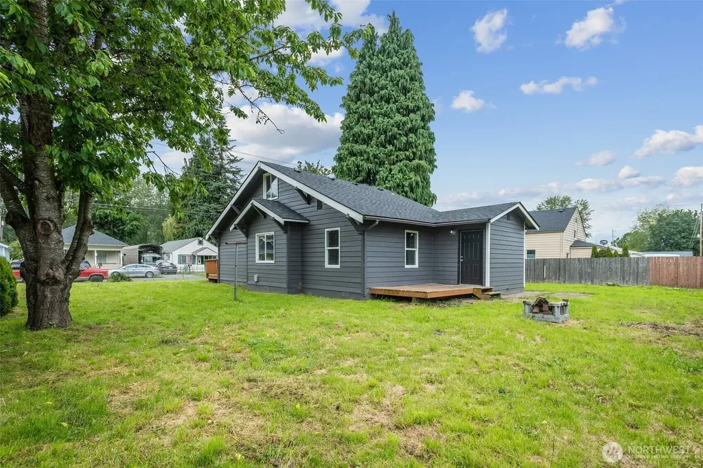 820 N 1st Avenue Kelso WA 98626