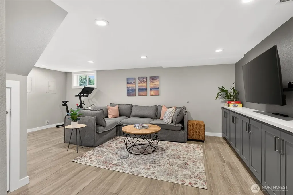 321 NW 78th Street Seattle WA 98117