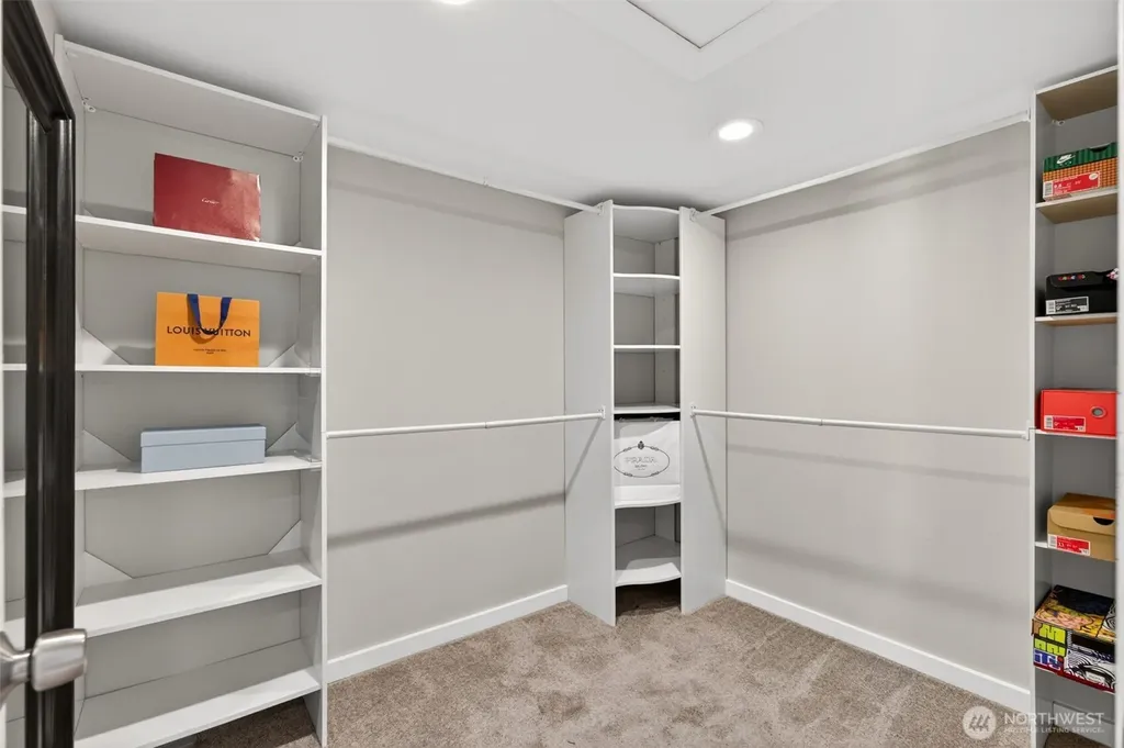 321 NW 78th Street Seattle WA 98117