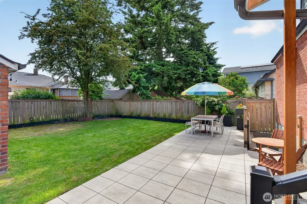 321 NW 78th Street Seattle WA 98117