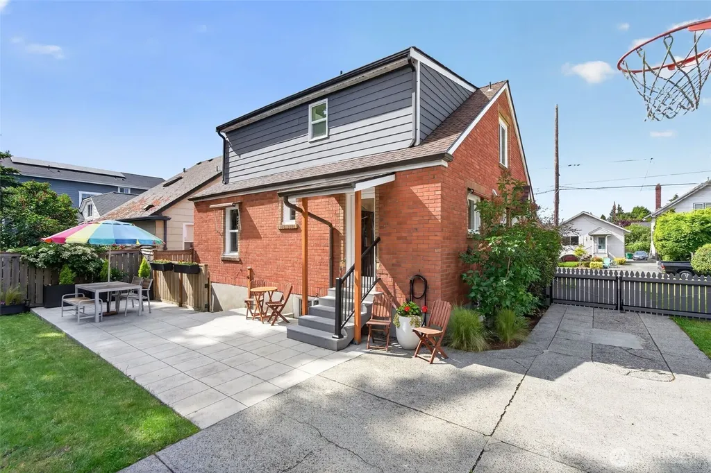 321 NW 78th Street Seattle WA 98117