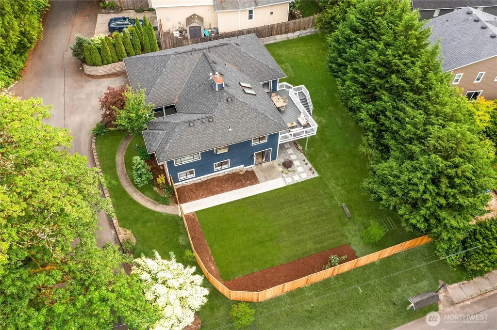 8227 NE 166th Street Kenmore WA 98028