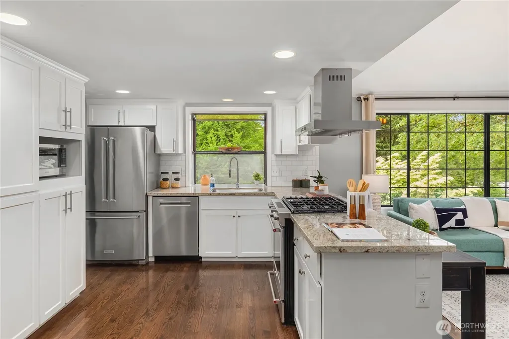 8227 NE 166th Street Kenmore WA 98028