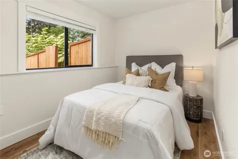 8227 NE 166th Street Kenmore WA 98028