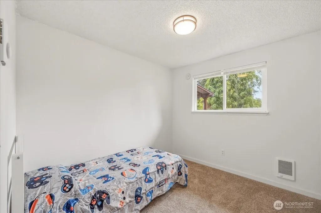 8615 NW 13th Court Vancouver WA 98665