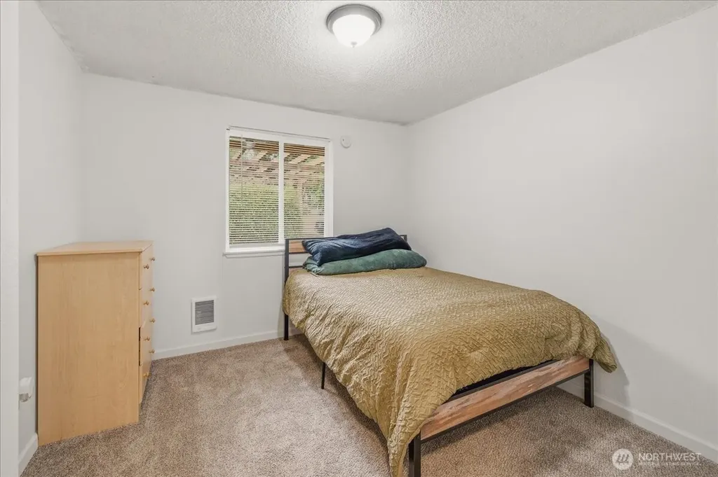 8615 NW 13th Court Vancouver WA 98665