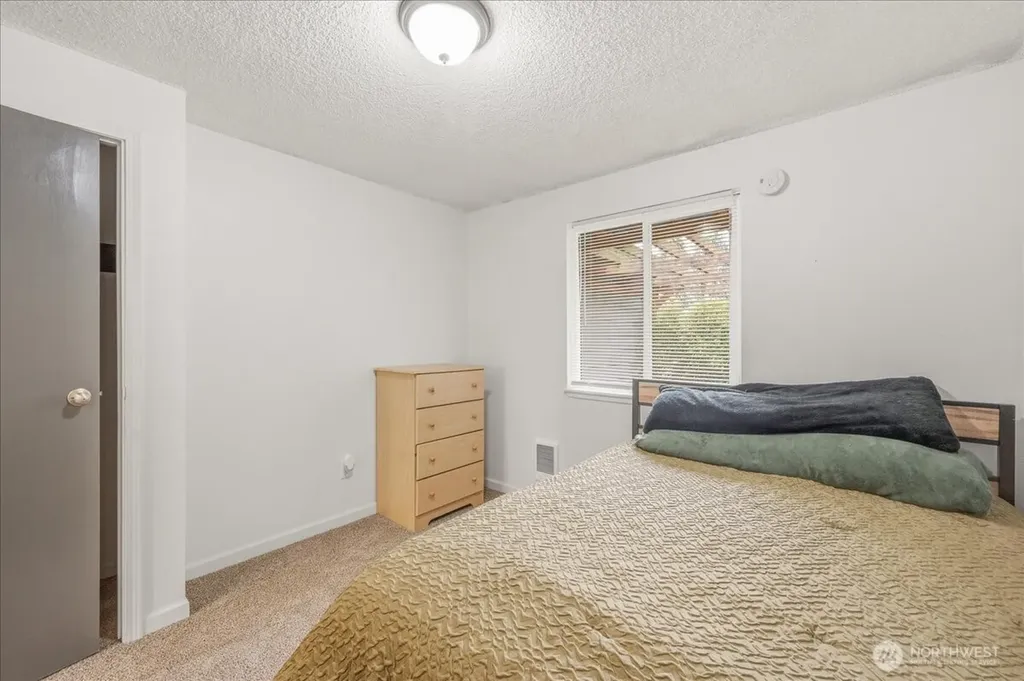 8615 NW 13th Court Vancouver WA 98665