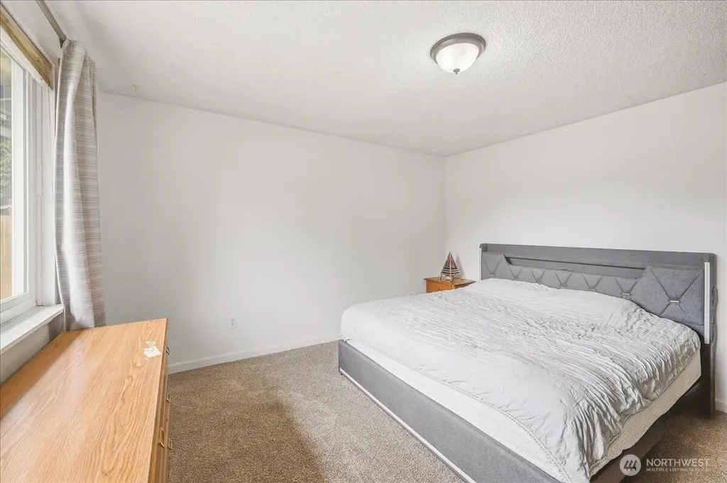 8615 NW 13th Court Vancouver WA 98665