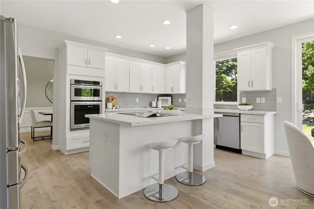 648 237th Place SE Sammamish WA 98074