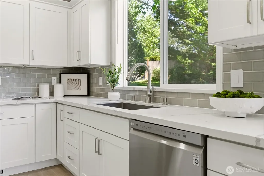 648 237th Place SE Sammamish WA 98074
