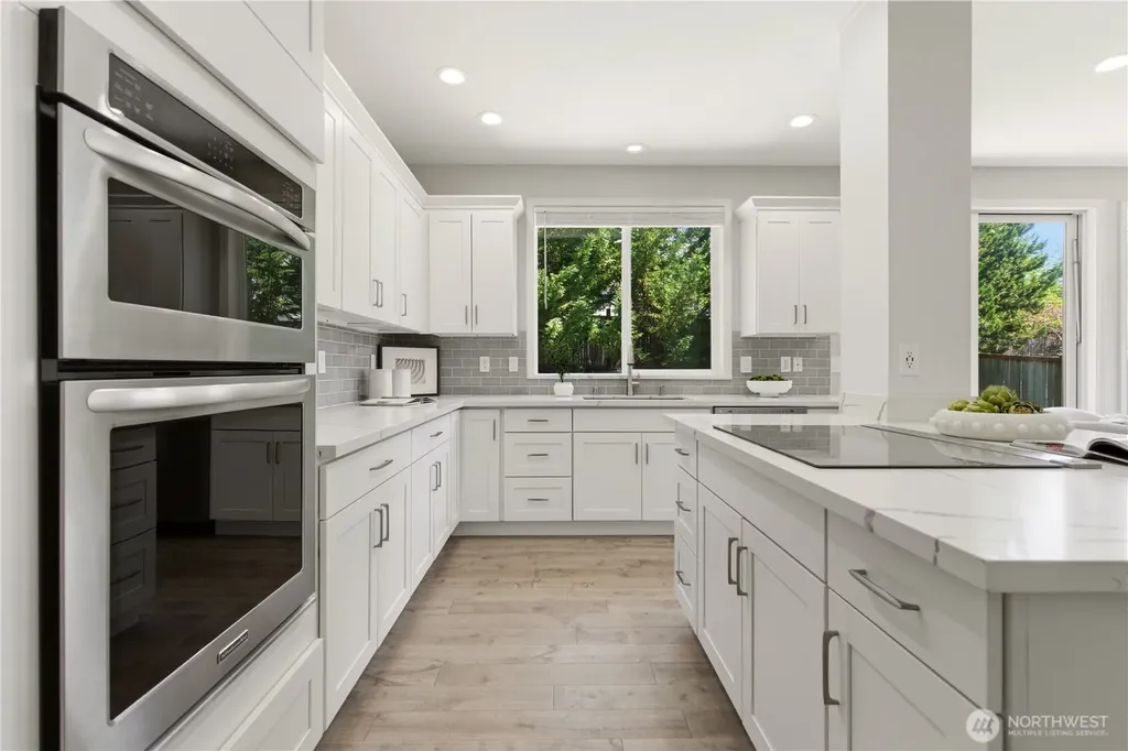 648 237th Place SE Sammamish WA 98074