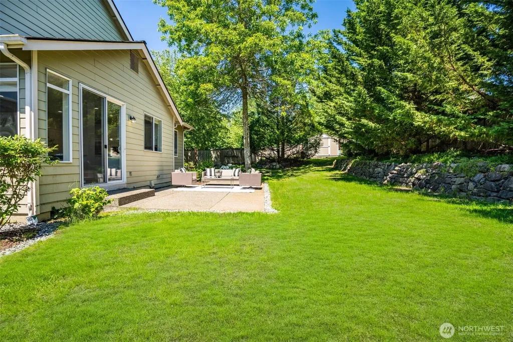 648 237th Place SE Sammamish WA 98074