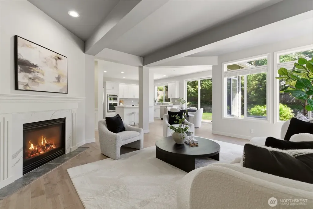 648 237th Place SE Sammamish WA 98074