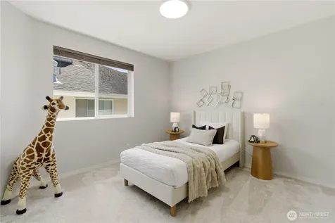 648 237th Place SE Sammamish WA 98074