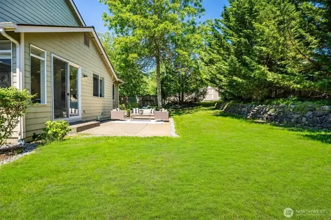 648 237th Place SE Sammamish WA 98074
