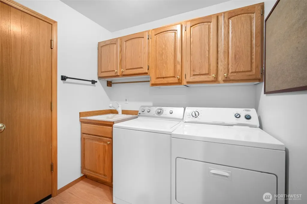 2237 James Circle Lynden WA 98264