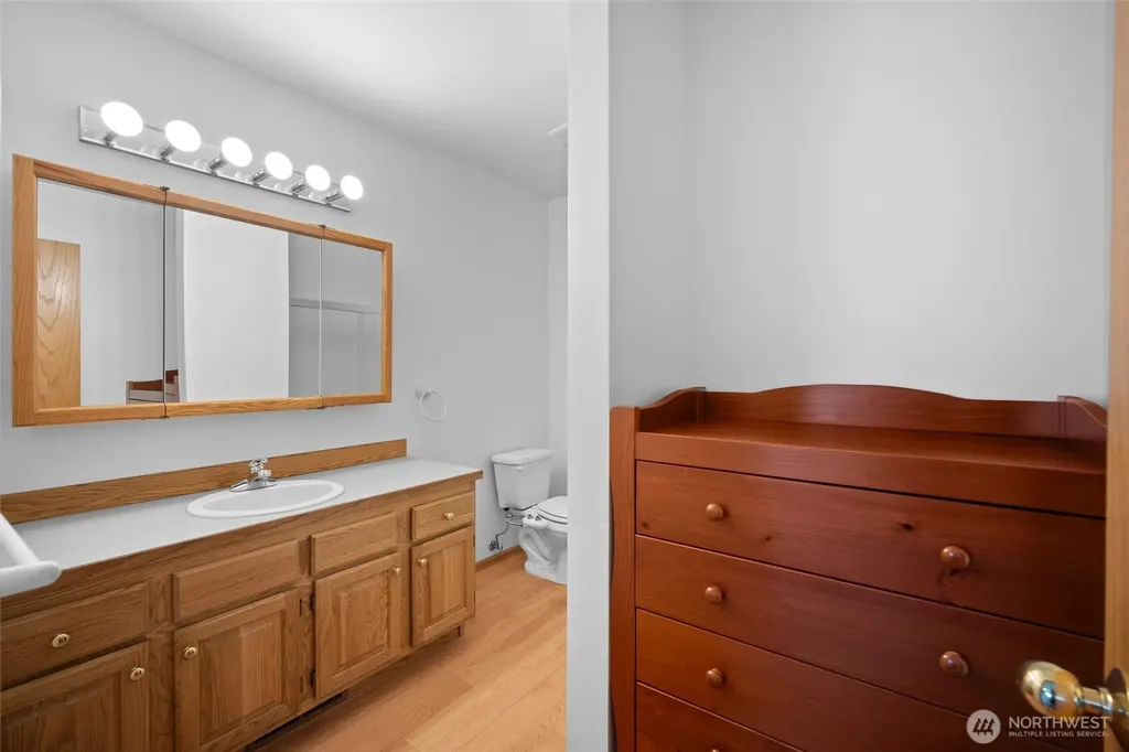 2237 James Circle Lynden WA 98264