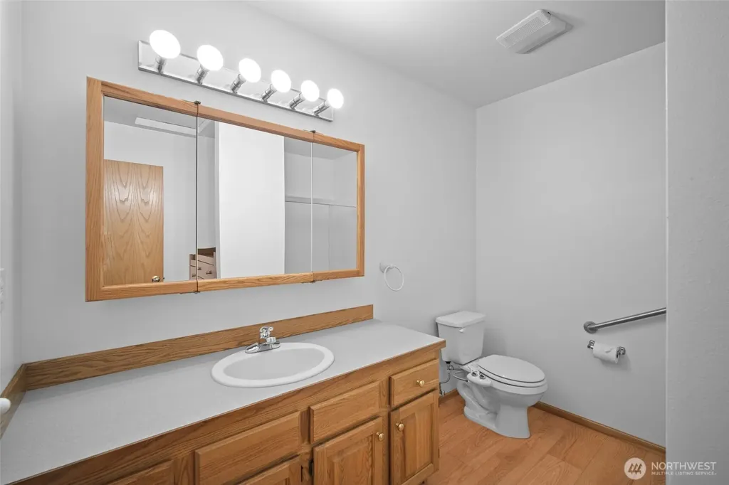 2237 James Circle Lynden WA 98264