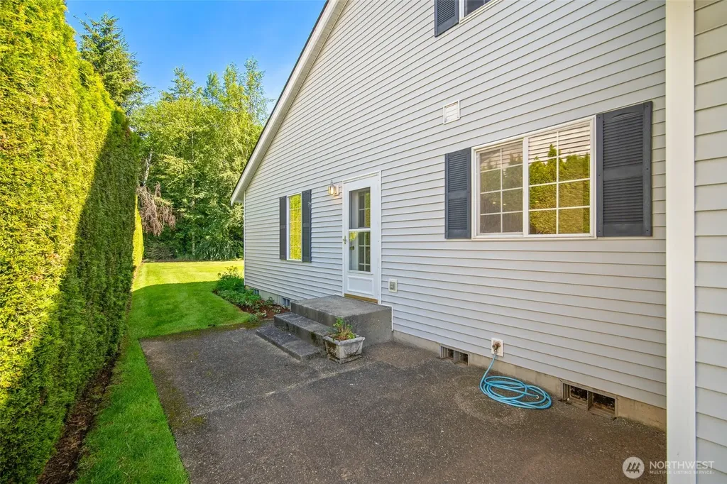 2237 James Circle Lynden WA 98264