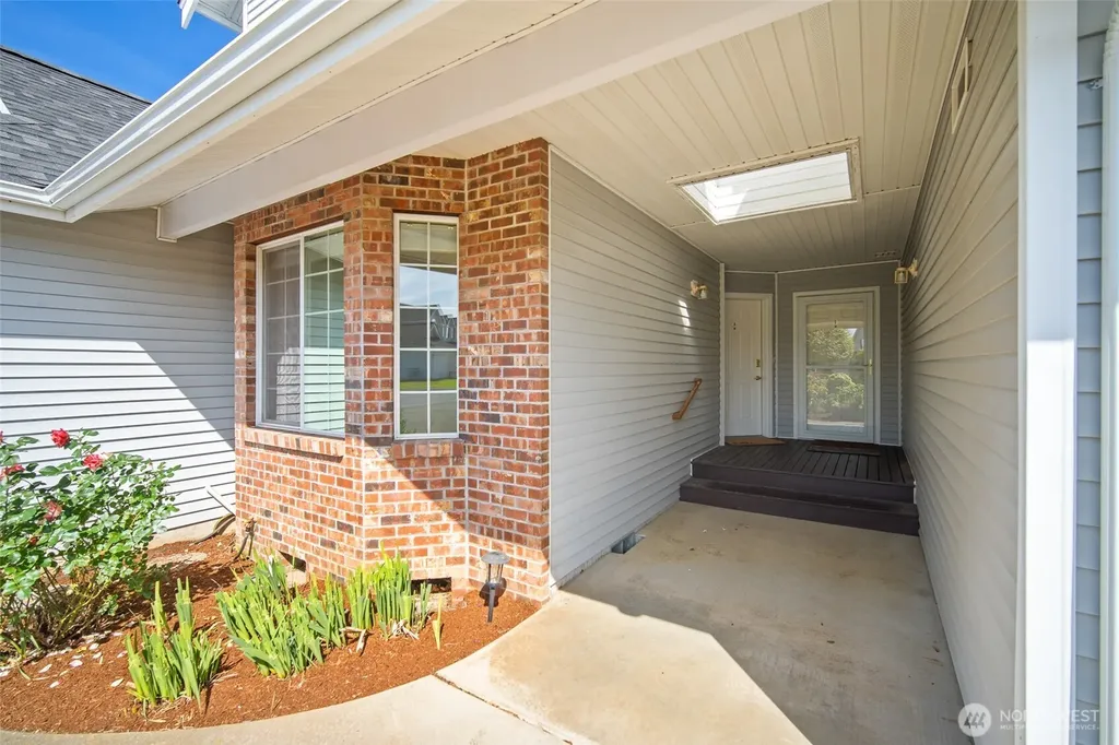 2237 James Circle Lynden WA 98264