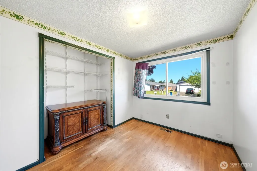 10525 SE 237th Street Kent WA 98031