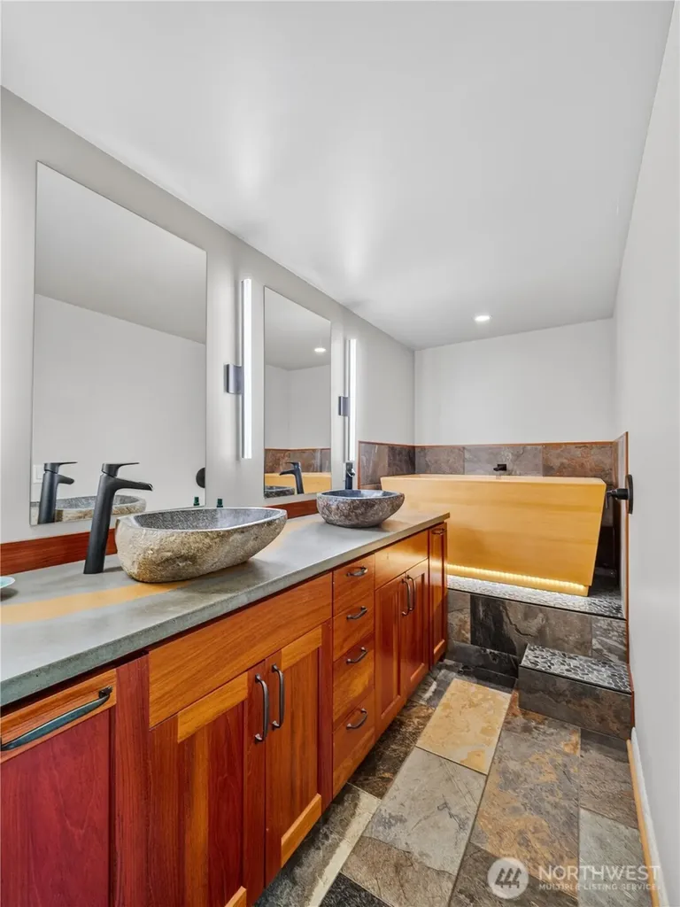12019 Issaquah-hobart Road SE Issaquah WA 98027