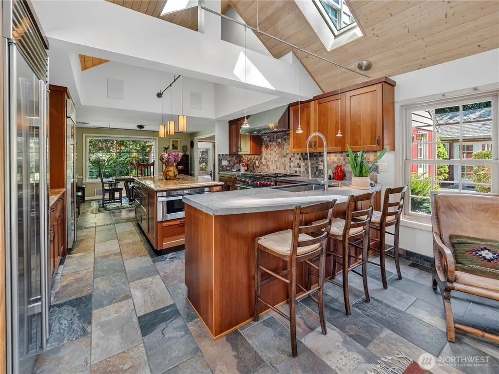 12019 Issaquah-hobart Road SE Issaquah WA 98027