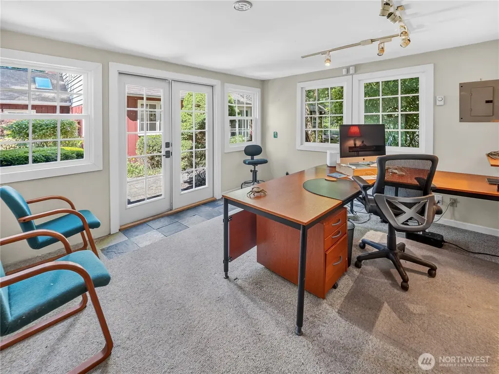 12019 Issaquah-hobart Road SE Issaquah WA 98027