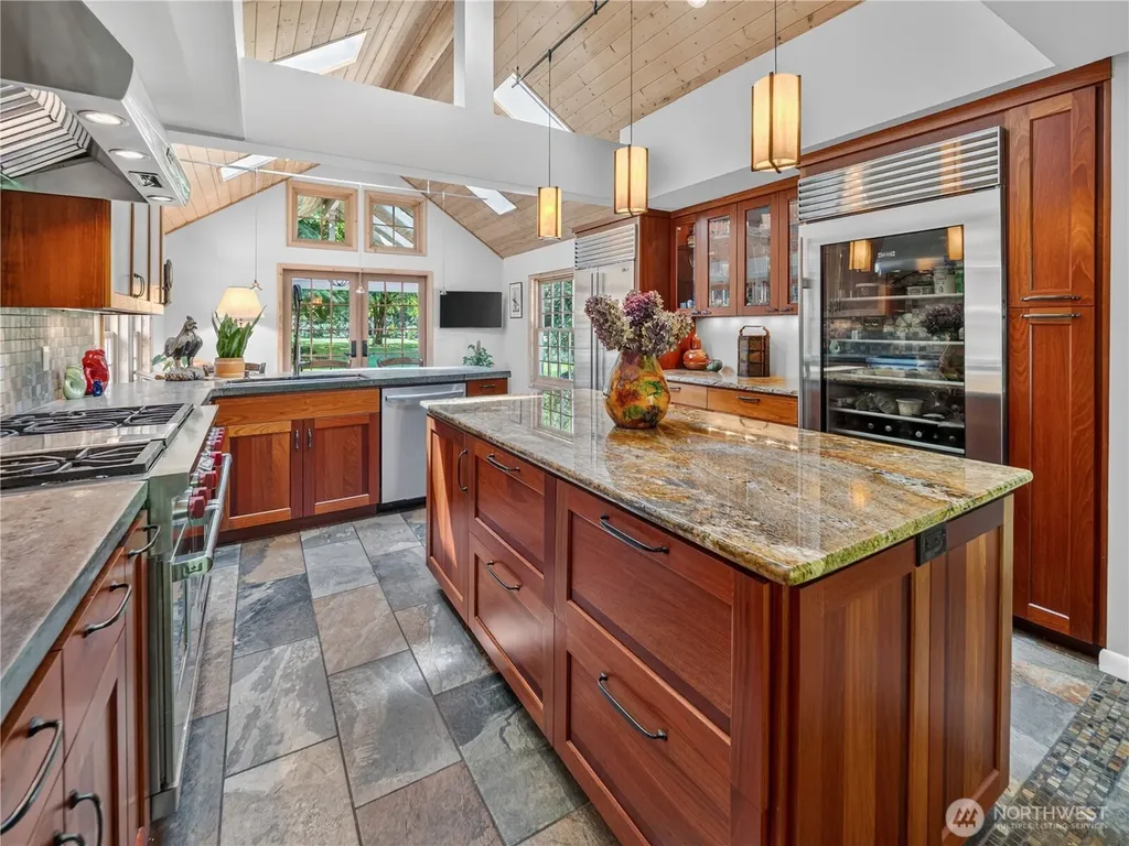12019 Issaquah-hobart Road SE Issaquah WA 98027
