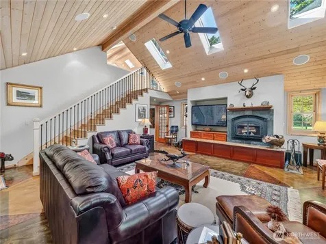 12019 Issaquah-hobart Road SE Issaquah WA 98027