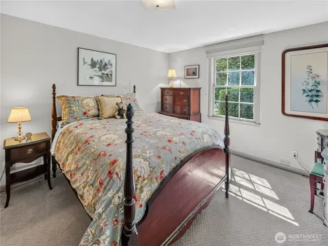 12019 Issaquah-hobart Road SE Issaquah WA 98027