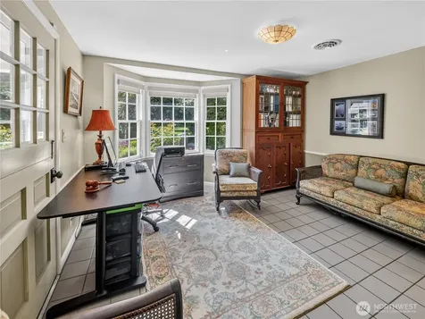 12019 Issaquah-hobart Road SE Issaquah WA 98027