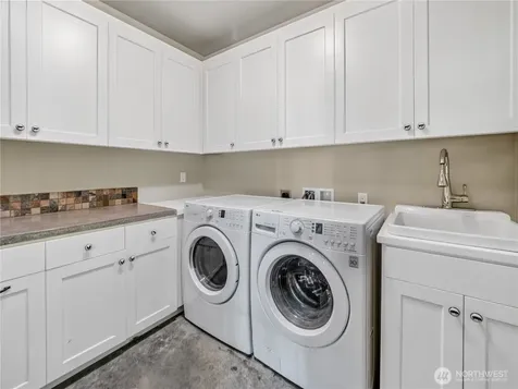 12019 Issaquah-hobart Road SE Issaquah WA 98027