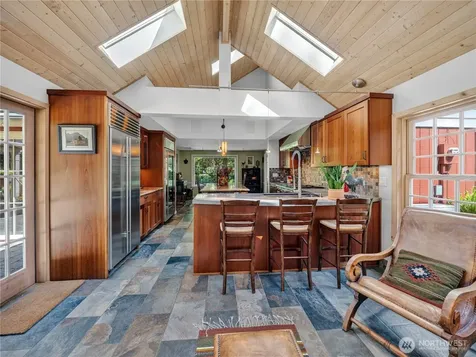 12019 Issaquah-hobart Road SE Issaquah WA 98027