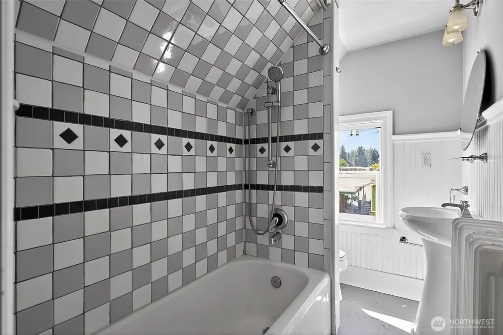 5810 119th Avenue E Puyallup WA 98372