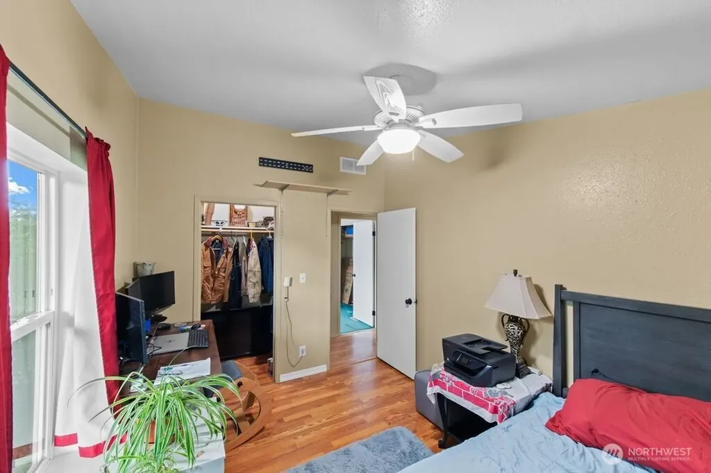 847 N Bretz Pr NE Richland WA 99352