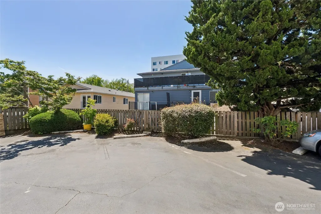 2031 NW 59th Street Seattle WA 98107