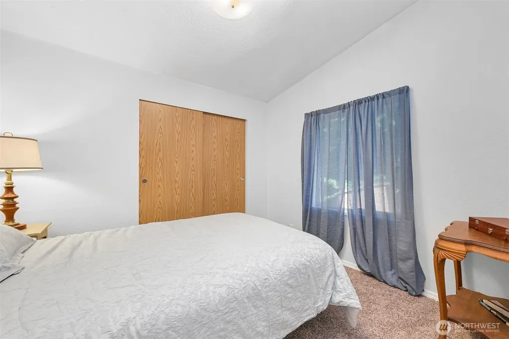 2174 Yew Street Road Bellingham WA 98229