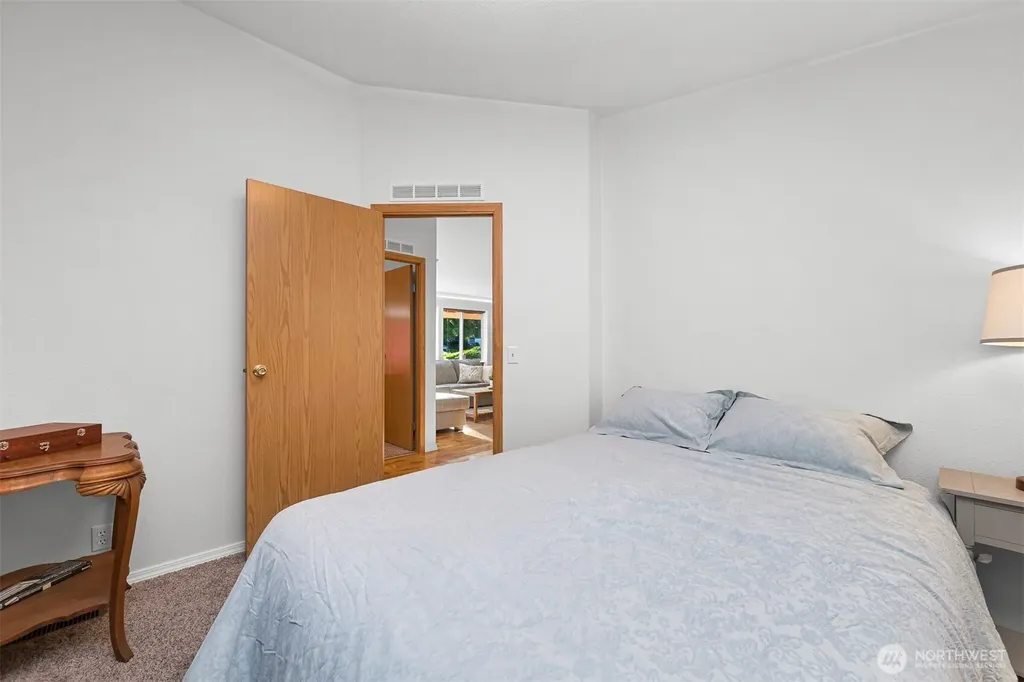 2174 Yew Street Road Bellingham WA 98229