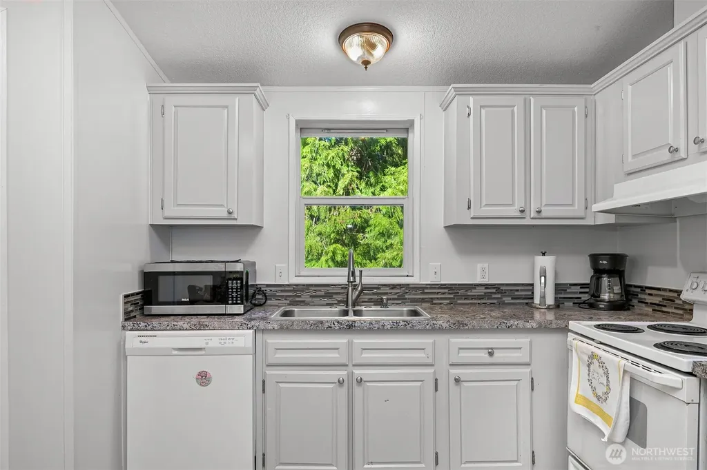 2174 Yew Street Road Bellingham WA 98229