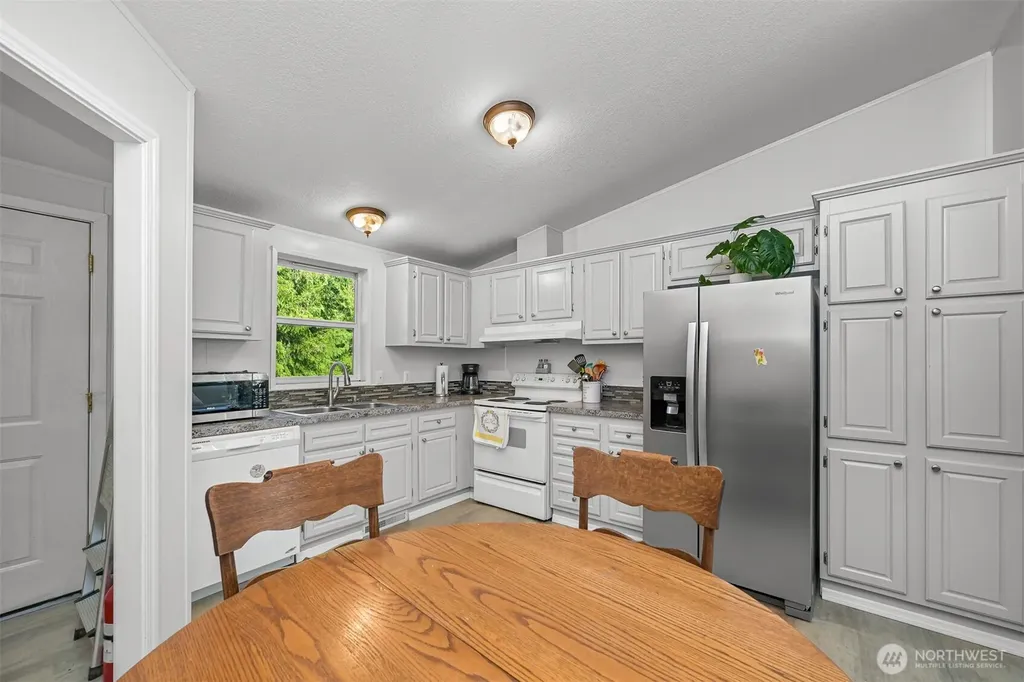 2174 Yew Street Road Bellingham WA 98229