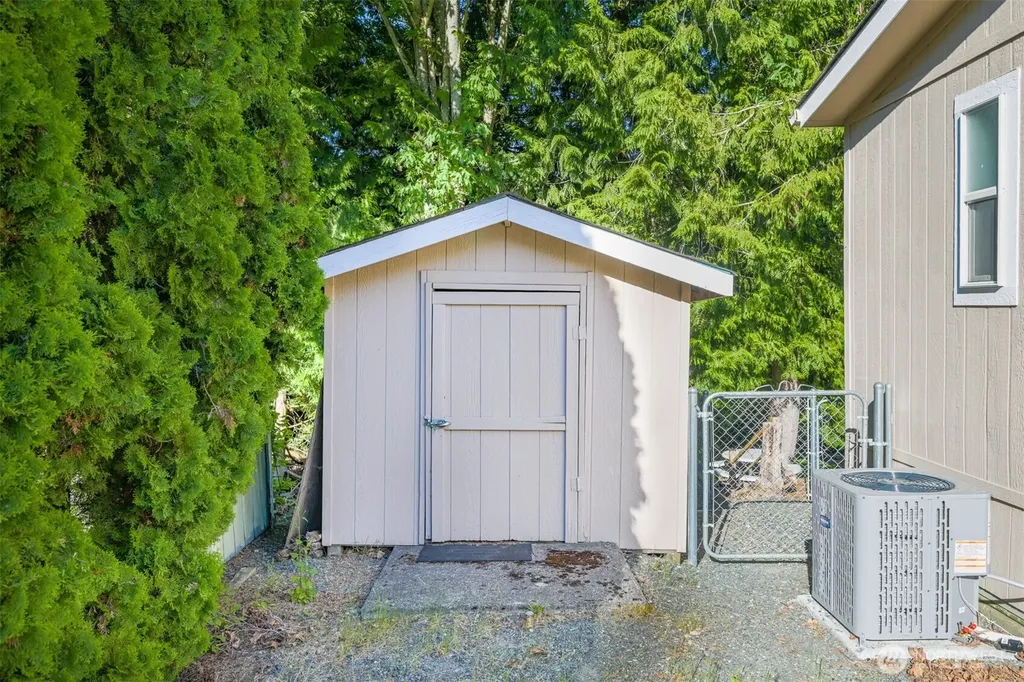 2174 Yew Street Road Bellingham WA 98229
