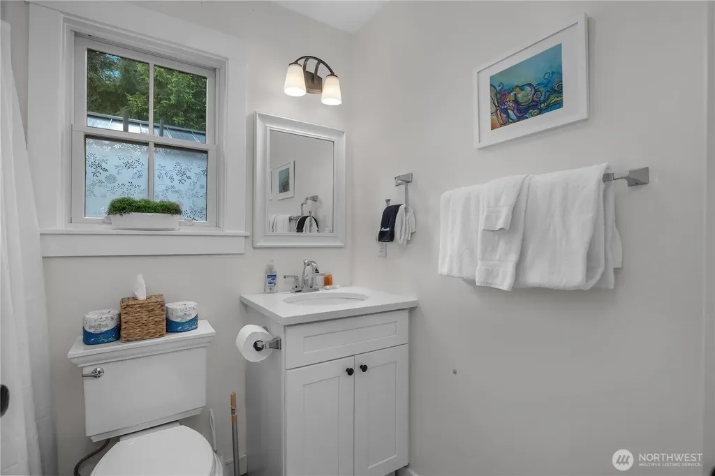 401 E Compass Street Pacific Beach WA 98571