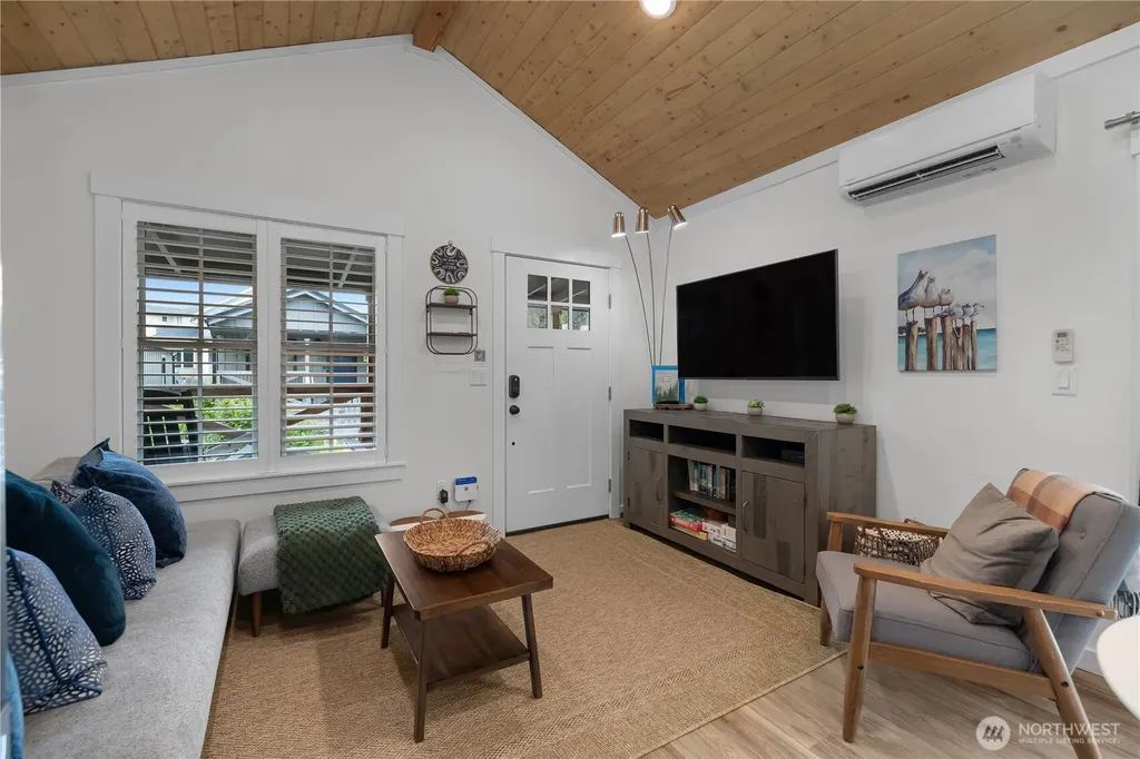 401 E Compass Street Pacific Beach WA 98571