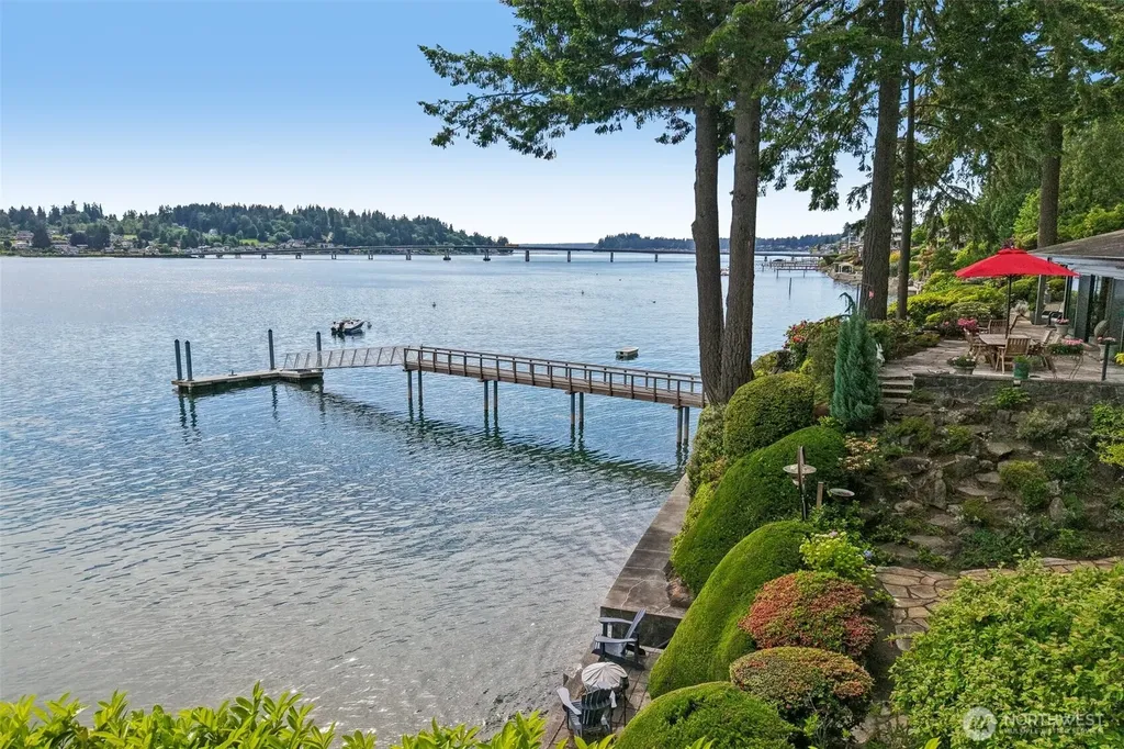 7602 Fairwind Lane NW Gig Harbor WA 98335